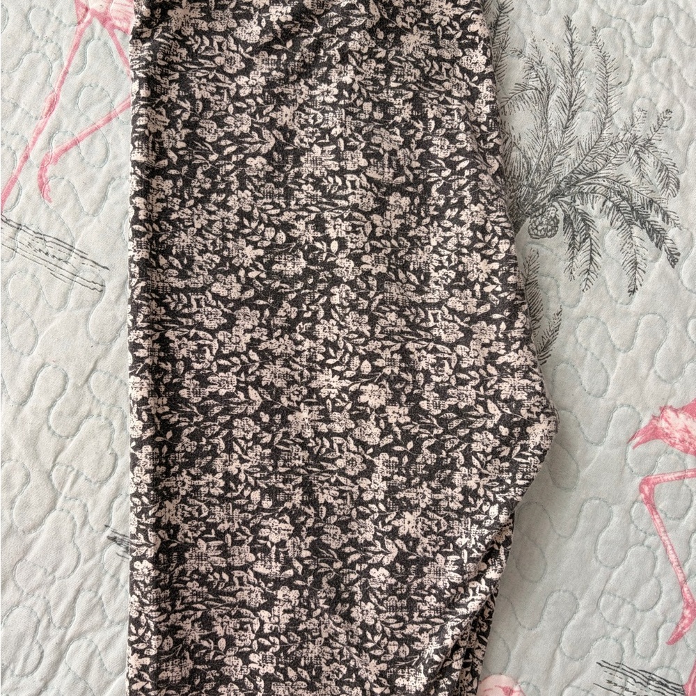 Hollister Black and White Floral Leggings